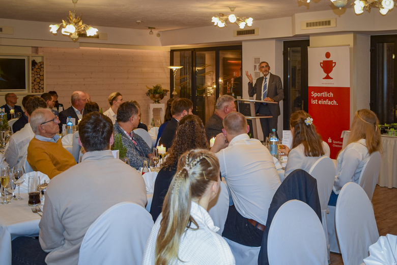 Staatsminister empfängt Topathleten